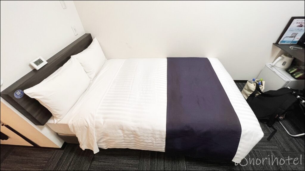【御徒町アーバンホテル】ベッドはシモンズ製120cm×195cmのセミダブルベッド【セミダブル･レビュー･口コミ上野･末広町】