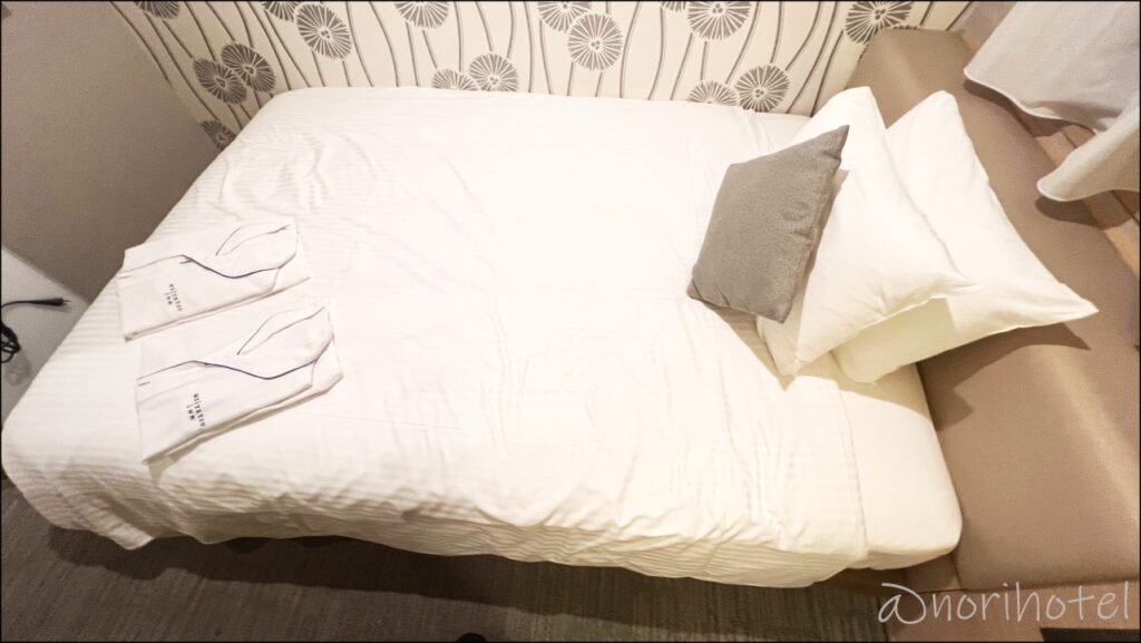 【名鉄イン浜松町ホテル】ベッドはスランバーランド社製140cm幅のダブルベッド【モデレートダブル･レビュー･口コミ浜松町･大門】