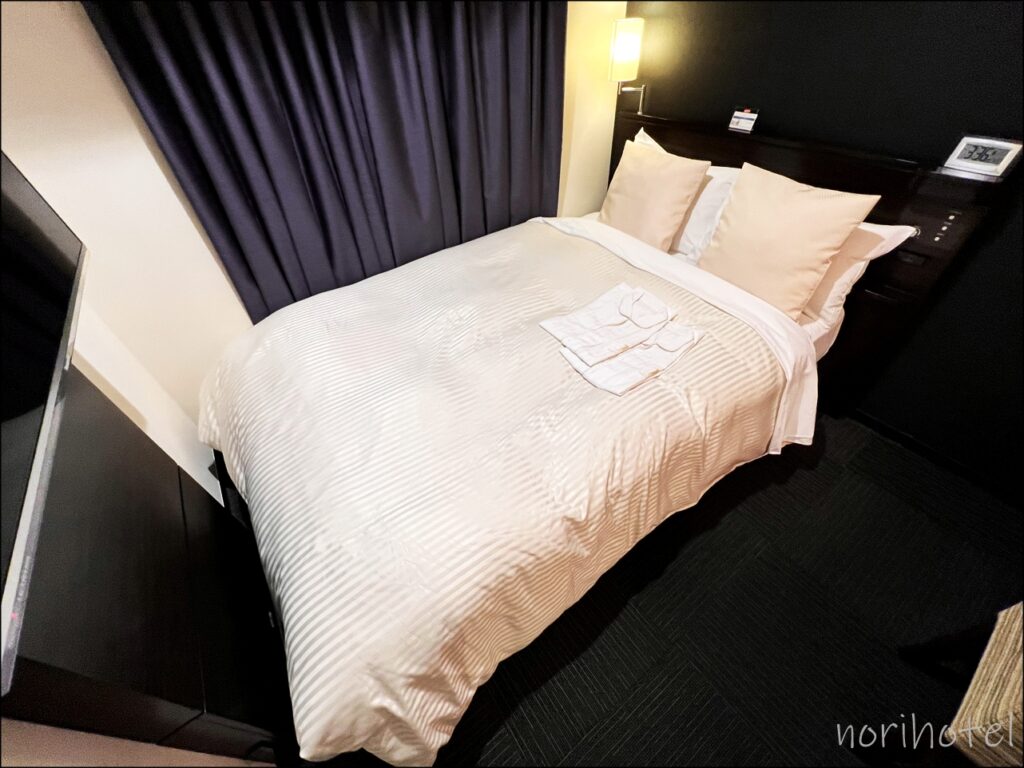 【ホテルゲストワン上野駅前】ベッドはスランバーランド製1,300×1,950mmのワイドシングルベッド【ワイドシングル･レビュー･口コミ･上野】