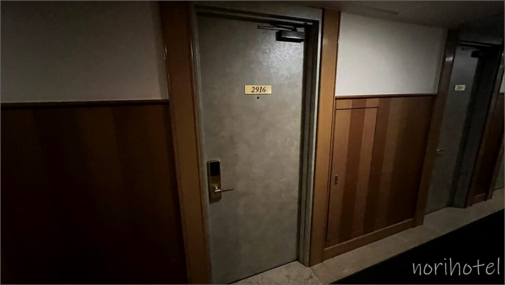 第一イン池袋ホテルの廊下と部屋のドアの写真･画像【レビュー･口コミ･感想･評価】