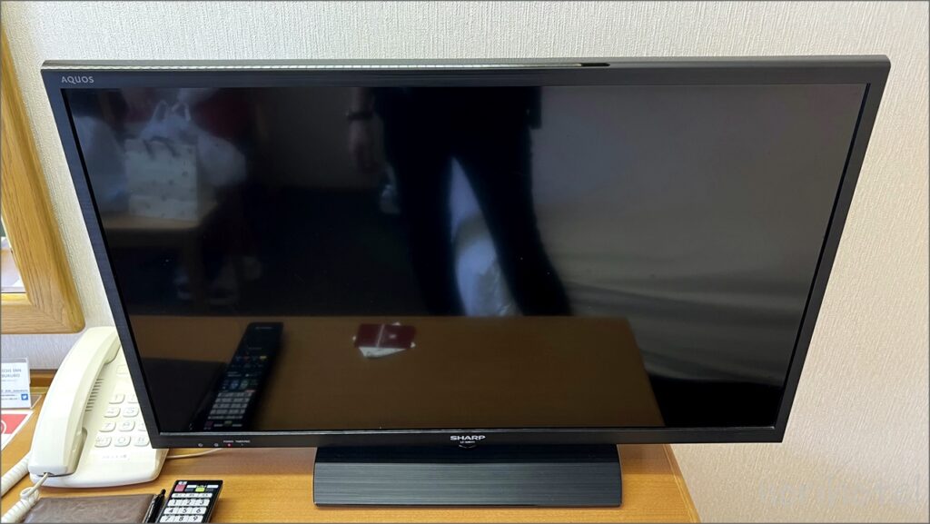 第一イン池袋ホテルのテレビは32インチのSHARP AQUOS 32V型液晶テレビ LC-32BH11【セミダブルルーム･レビュー･口コミ･感想･評価】