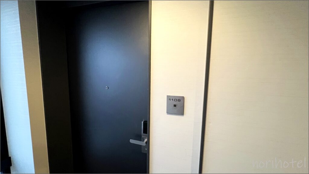 リッチモンドホテル浅草の部屋の扉はルームカードキーで開錠します【宿泊レビュー･口コミ･感想･評価】