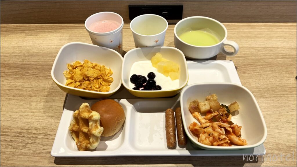 コンフォートホテル東京清澄白河の朝食はどれも美味しそうなので、たくさんの種類をお皿に盛りました！