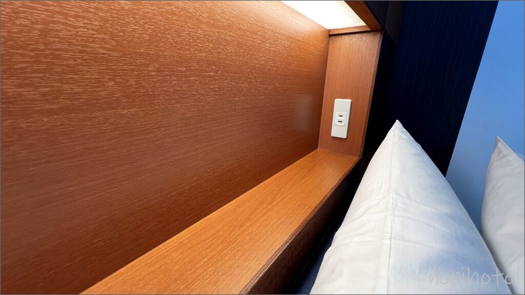 ロッテシティホテル錦糸町のPremium Double(プレミアムダブル)のベッドはシモンズ社製の幅160cm×195cmのゆったりセミダブルサイズの大きいベッド【宿泊レビュー･口コミ･感想･評価】