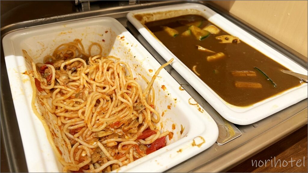 スーパーホテル秋葉原・末広町の朝食のおかずはカレーにパスタにチキン竜田揚げ､厚焼き玉子で美味しそう！チキン竜田は完全にファミチキ！【朝食ビュッフェ･宿泊レビュー･口コミ･感想･評価】