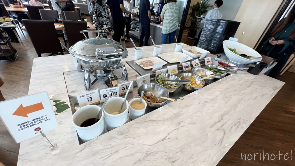 横浜桜木町ワシントンホテルの朝食のサラダや朝食定番メニューも充実！【朝食ビュッフェ･宿泊レビュー･口コミ･感想･評価】