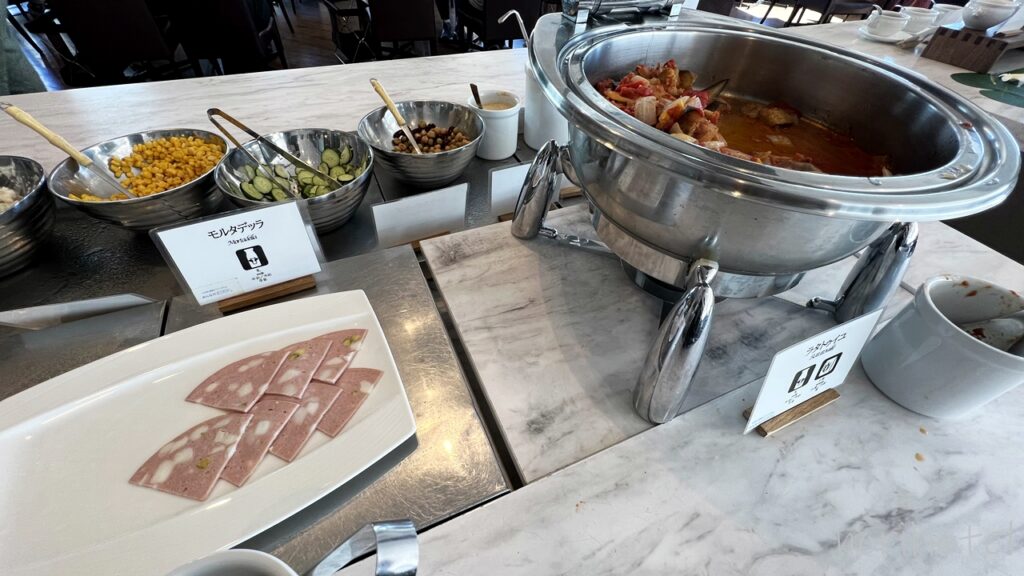 横浜桜木町ワシントンホテルの朝食のサラダや朝食定番メニューも充実！【朝食ビュッフェ･宿泊レビュー･口コミ･感想･評価】