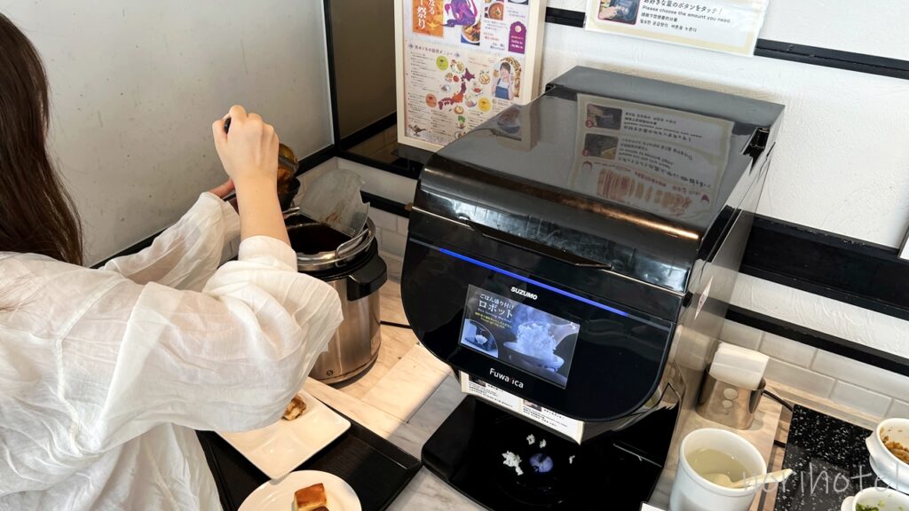 横浜桜木町ワシントンホテルの朝食の和食コーナーのうどんや納豆、サバの塩焼きなど美味しそう！【朝食ビュッフェ･宿泊レビュー･口コミ･感想･評価】