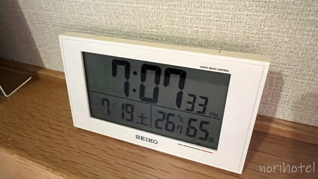 横浜桜木町ワシントンホテルの時計・アラームは「セイコー時計 radio wave control BC402W」【スタンダードダブルルーム･レビュー･口コミ･感想･評価】