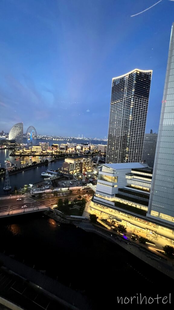 横浜桜木町ワシントンホテルの窓からは横浜･みなとみらいや観覧車の夜景が見ることができて最高にキレイ！【スタンダードダブルルーム･レビュー･口コミ･感想･評価】