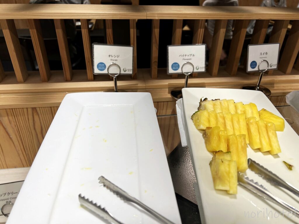 ホテルヴィスキオ富山 by GRANVIAの朝食のデザート・ケーキ、チョコレートブラウニー、レモンのレアチーズケーキが美味しい【朝食ビュッフェ･宿泊レビュー･口コミ･感想･評価】
