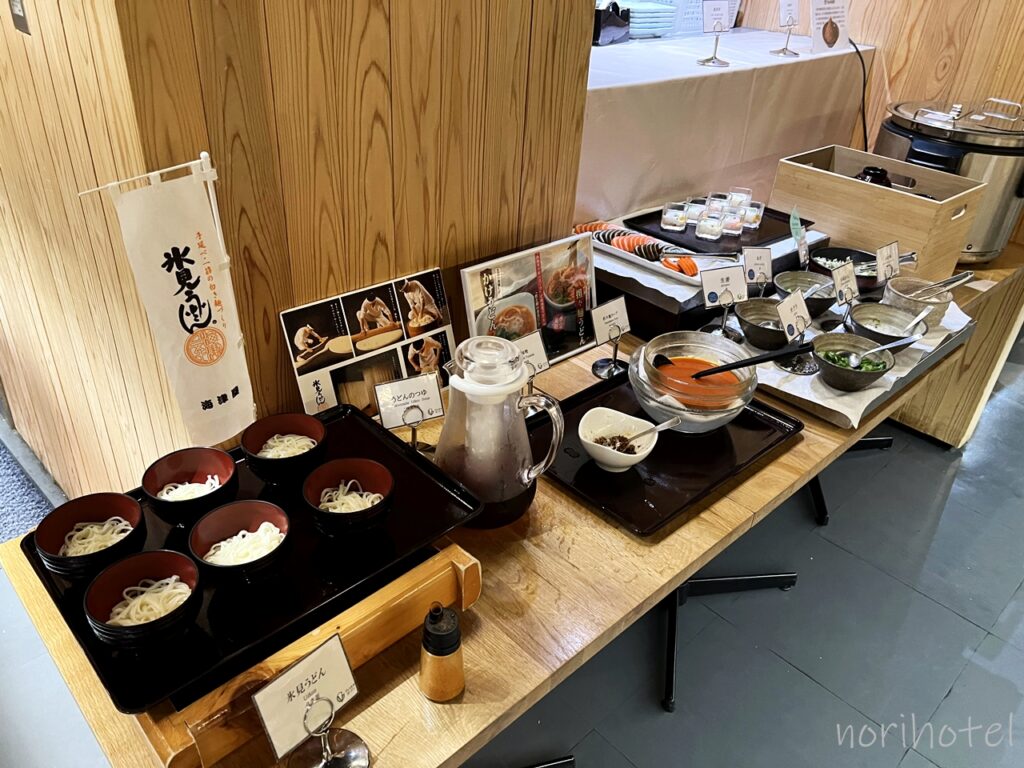 ホテルヴィスキオ富山 by GRANVIAの朝食の富山名物の氷見うどん、かけうどん、担々麺スープ、おぼろ昆布【朝食ビュッフェ･宿泊レビュー･口コミ･感想･評価】