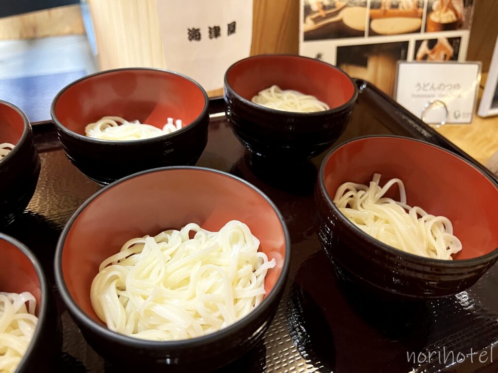 ホテルヴィスキオ富山 by GRANVIAの朝食の富山名物の氷見うどん、かけうどん、担々麺スープ、おぼろ昆布【朝食ビュッフェ･宿泊レビュー･口コミ･感想･評価】